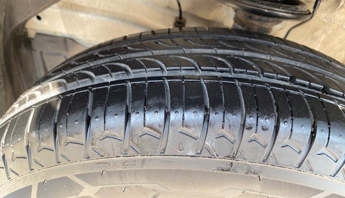 2023 Maruti S PRESSO VXI+, Petrol, Manual, 4,451 km, Left Front Tyre Tread