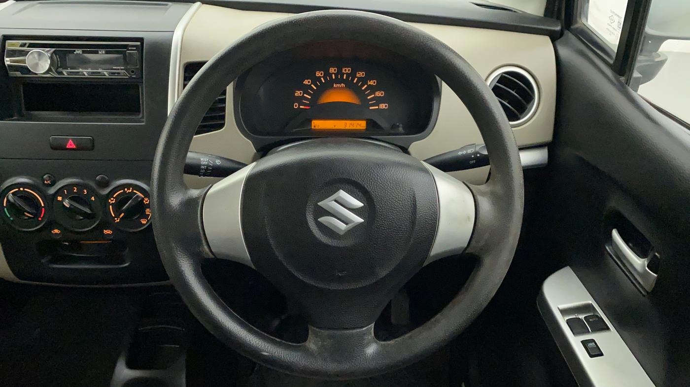 2014 Maruti Wagon R 1.0 LXI, Petrol, Manual, 31,466 km, Steering Wheel Close Up