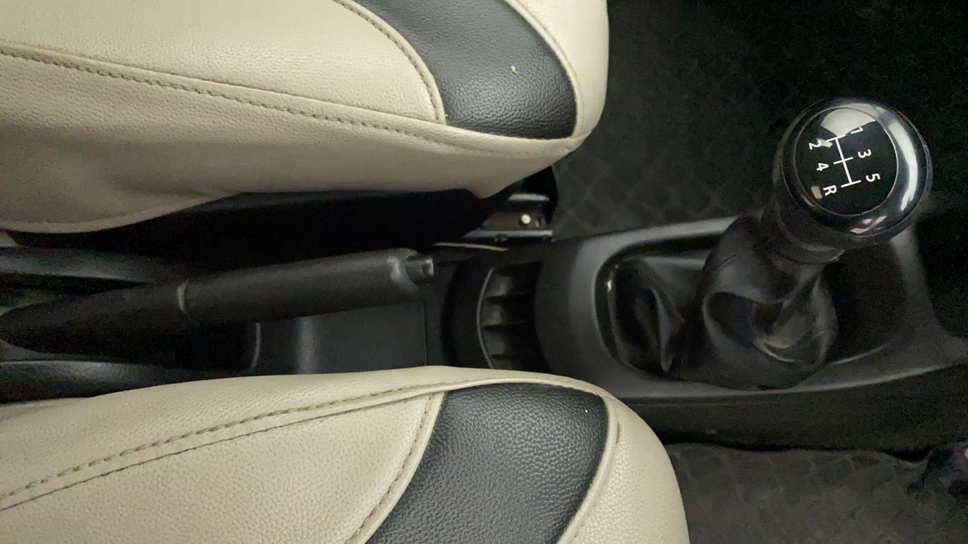 2014 Maruti Wagon R 1.0 LXI, Petrol, Manual, 31,466 km, Gear Lever
