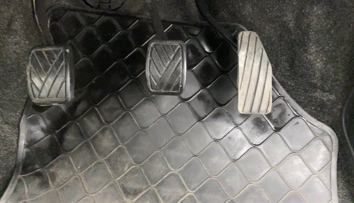 2014 Maruti Wagon R 1.0 LXI, Petrol, Manual, 31,466 km, Pedals