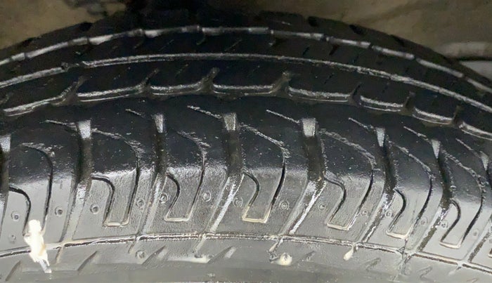 2017 Maruti Wagon R 1.0 LXI CNG, CNG, Manual, 16,506 km, Right Front Tyre Tread