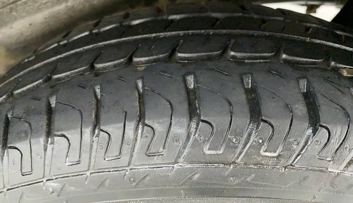 2017 Maruti Wagon R 1.0 LXI CNG, CNG, Manual, 16,506 km, Left Rear Tyre Tread