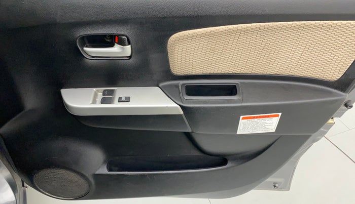 2017 Maruti Wagon R 1.0 LXI CNG, CNG, Manual, 16,506 km, Driver Side Door Panels Control