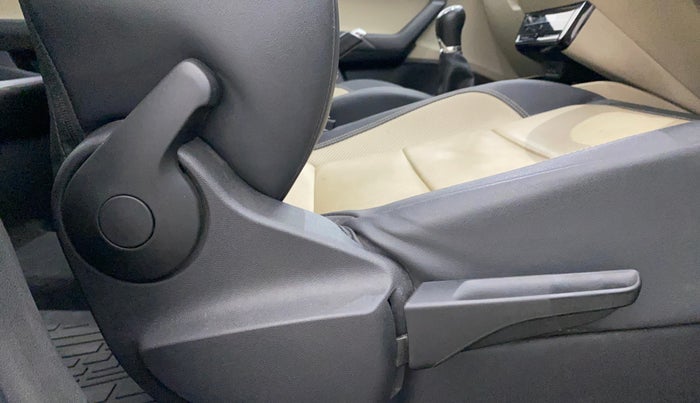 2022 Skoda SLAVIA STYLE 1.0L TSI MT, Petrol, Manual, 27,130 km, Driver Side Adjustment Panel