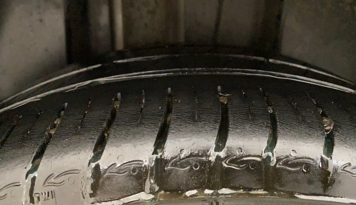 2022 Skoda SLAVIA STYLE 1.0L TSI MT, Petrol, Manual, 27,130 km, Right Rear Tyre Tread