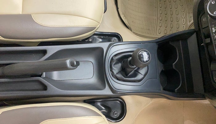 2018 Honda City 1.5L I-VTEC S MT, Petrol, Manual, 1,13,187 km, Gear Lever