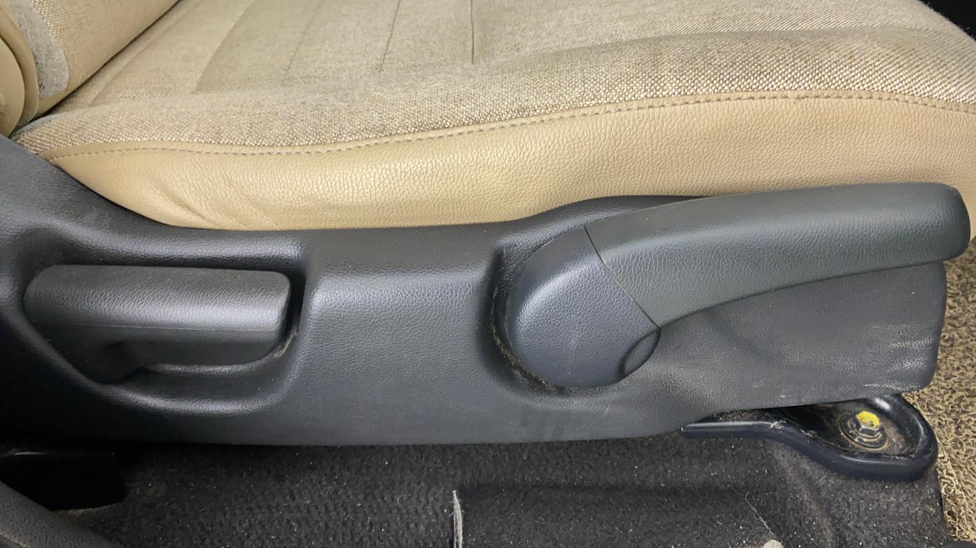 2015 Honda Jazz 1.2 V MT, Petrol, Manual, 34,254 km, Driver Side Adjustment Panel