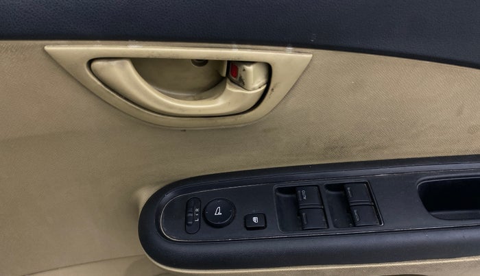 2015 Honda Mobilio 1.5L I-DTEC V, Diesel, Manual, 73,407 km, Driver Side Door Panels Control