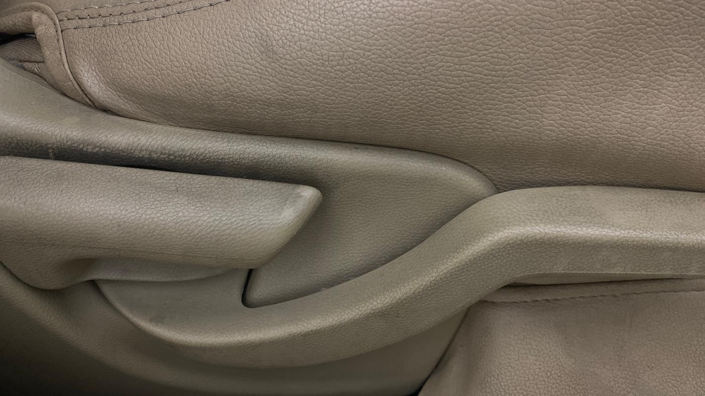 2015 Honda Mobilio 1.5L I-DTEC V, Diesel, Manual, 73,315 km, Driver Side Adjustment Panel
