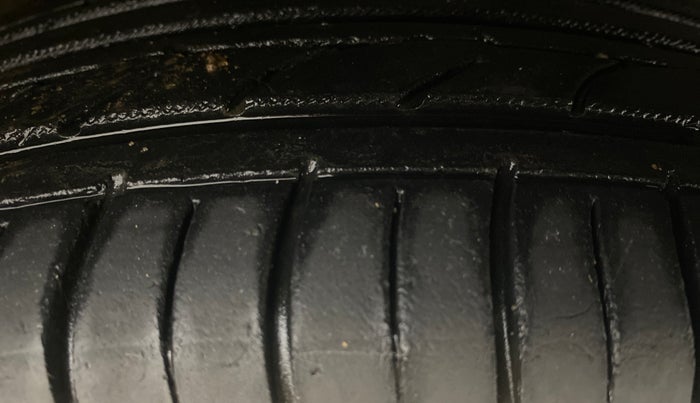 2015 Honda Mobilio 1.5L I-DTEC V, Diesel, Manual, 73,407 km, Right Front Tyre Tread