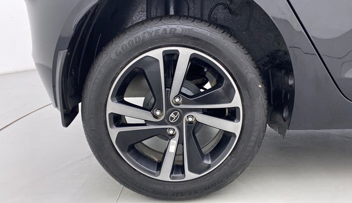 2022 Tata ALTROZ XZA PLUS DARK EDTION, Petrol, Automatic, 5,809 km, Right Rear Wheel