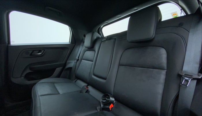 2022 Tata ALTROZ XZA PLUS DARK EDTION, Petrol, Automatic, 5,809 km, Right Side Rear Door Cabin