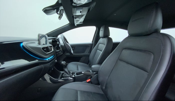 2022 Tata ALTROZ XZA PLUS DARK EDTION, Petrol, Automatic, 5,809 km, Right Side Front Door Cabin