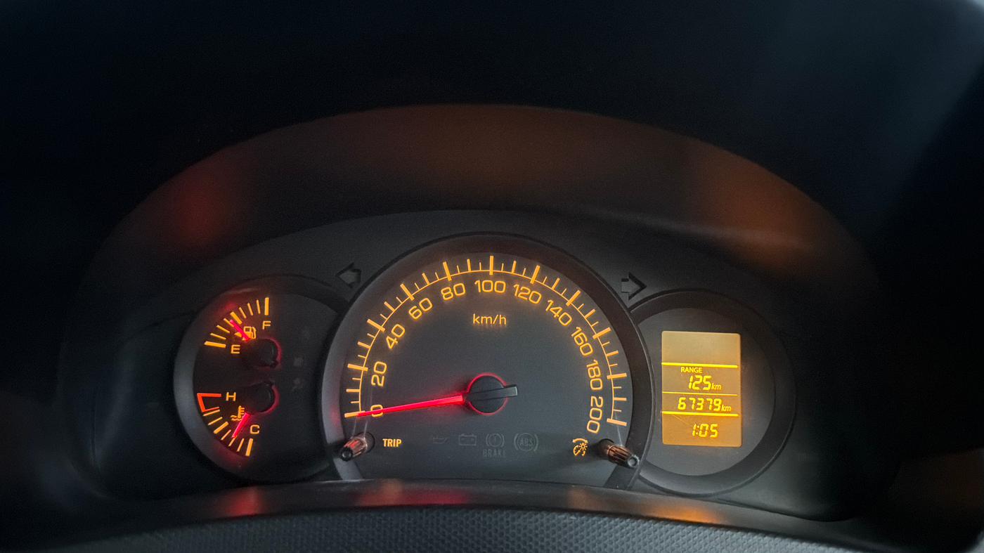 2015 Maruti Swift LXI (O), Petrol, Manual, 67,371 km, Odometer Image