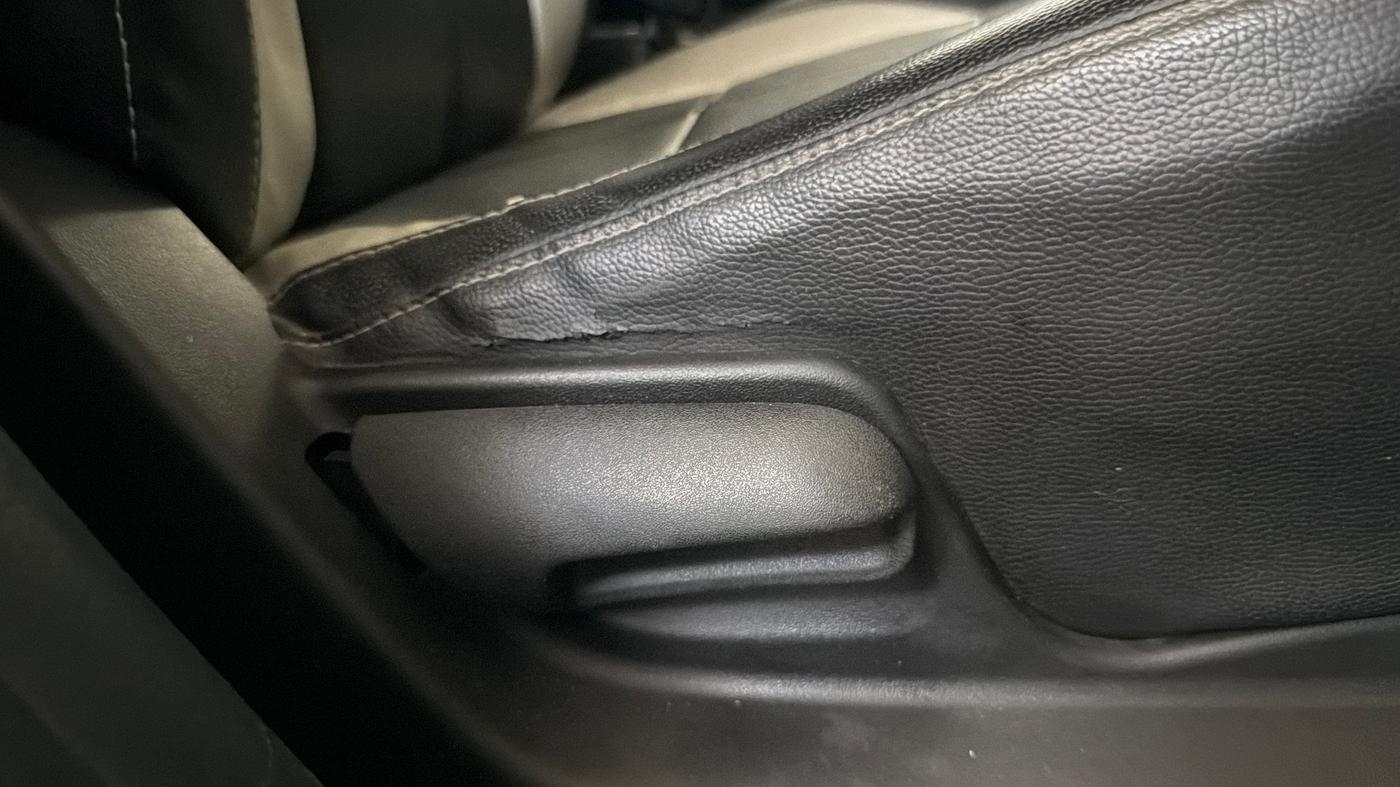 2015 Maruti Swift LXI (O), Petrol, Manual, 67,371 km, Driver Side Adjustment Panel