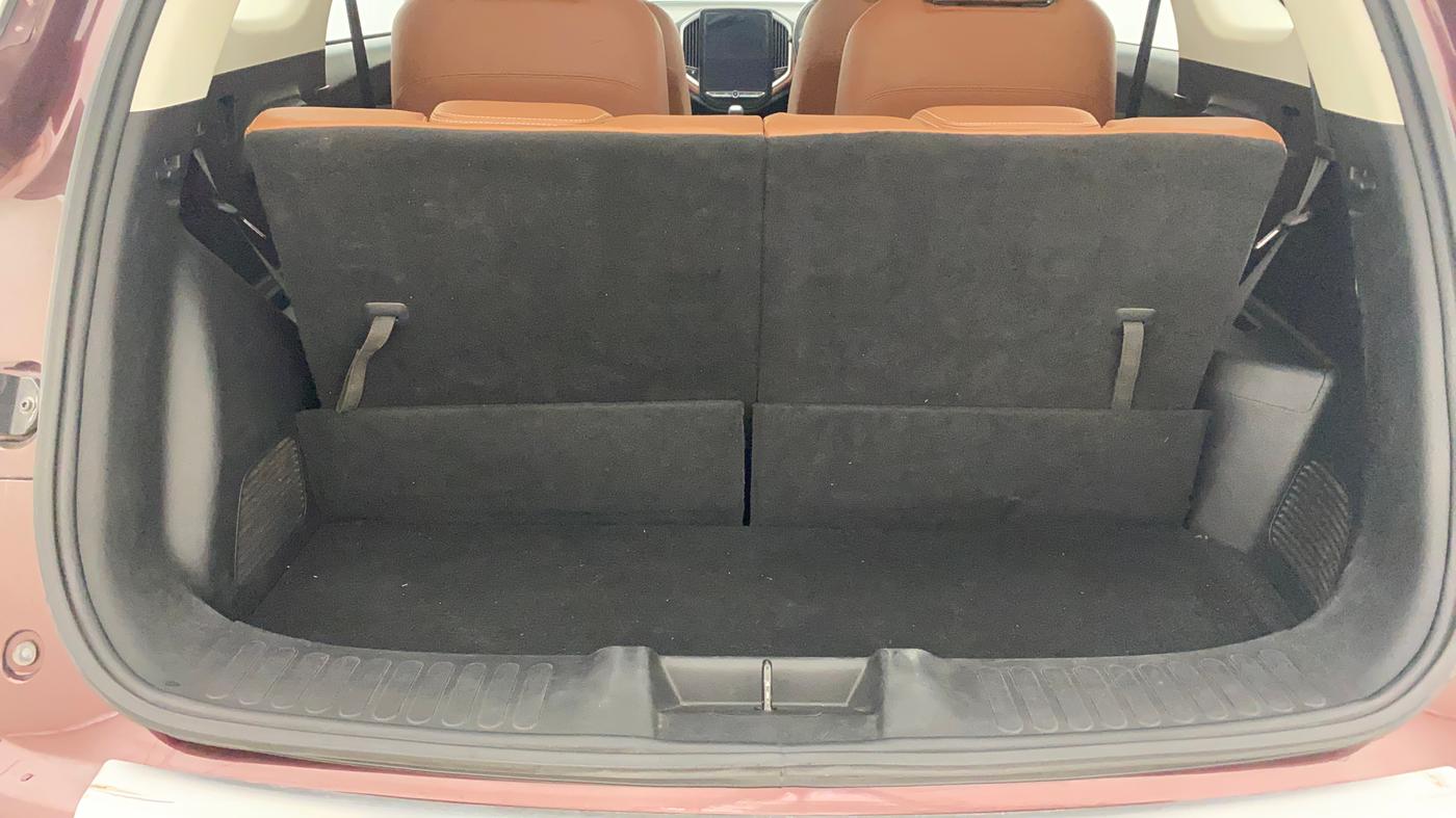 2020 MG HECTOR PLUS SHARP 2.0 DIESEL TURBO MT 6-STR, Diesel, Manual, 66,744 km, Boot Inside