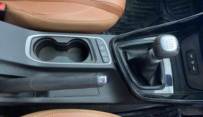 2020 MG HECTOR PLUS SHARP 2.0 DIESEL TURBO MT 6-STR, Diesel, Manual, 66,744 km, Gear Lever