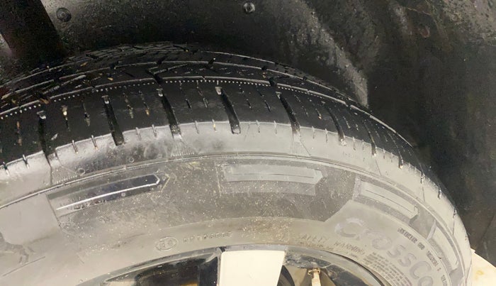 2020 MG HECTOR PLUS SHARP 2.0 DIESEL TURBO MT 6-STR, Diesel, Manual, 66,744 km, Right Rear Tyre Tread