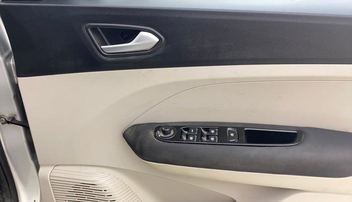 2020 Renault TRIBER RXZ, Petrol, Manual, 71,941 km, Driver Side Door Panels Control