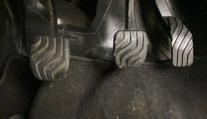 2020 Renault TRIBER RXZ, Petrol, Manual, 71,941 km, Pedals