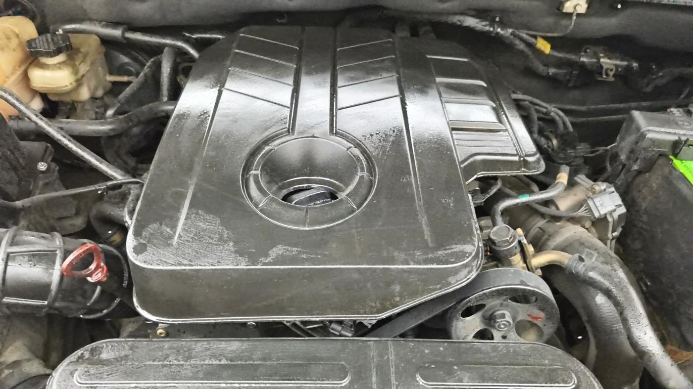 2019 Mahindra ALTURAS G4 4WD AT, Diesel, Automatic, 1,02,576 km, Engine View