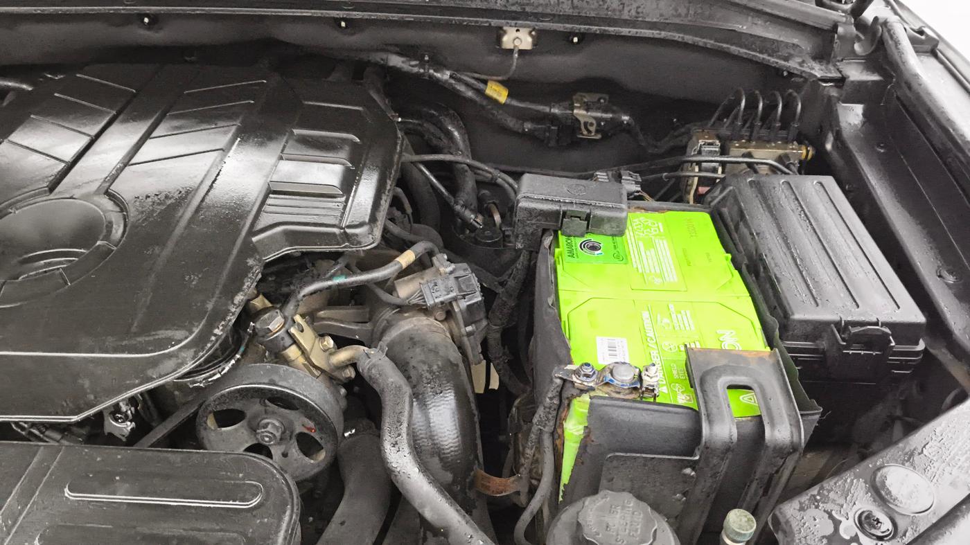 2019 Mahindra ALTURAS G4 4WD AT, Diesel, Automatic, 1,02,576 km, Engine View - Left
