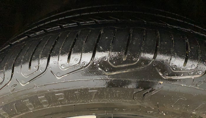 2023 MG ASTOR SAVVY 1.3 TURBO AT S RED, Petrol, Automatic, 32,722 km, Left Front Tyre Tread