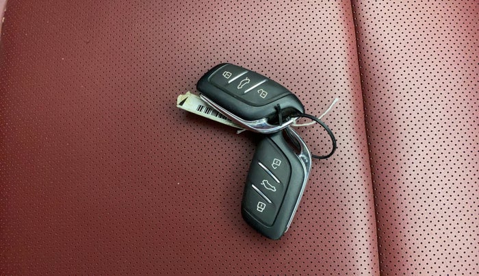 2023 MG ASTOR SAVVY 1.3 TURBO AT S RED, Petrol, Automatic, 32,722 km, Key Close Up