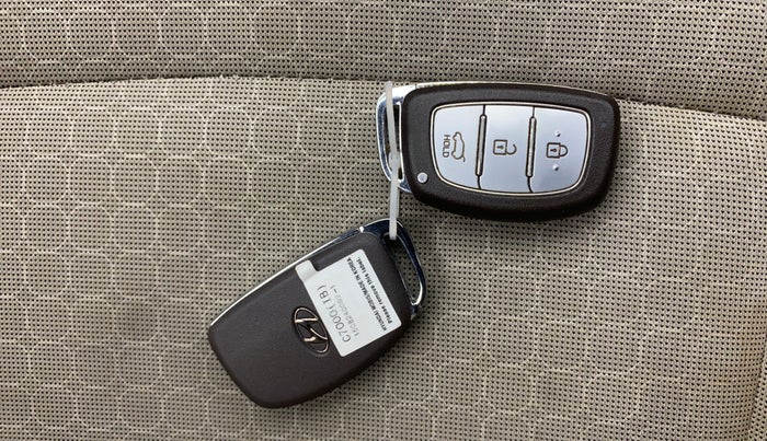 2015 Hyundai Elite i20 ASTA 1.2, Petrol, Manual, 1,09,732 km, Key Close Up