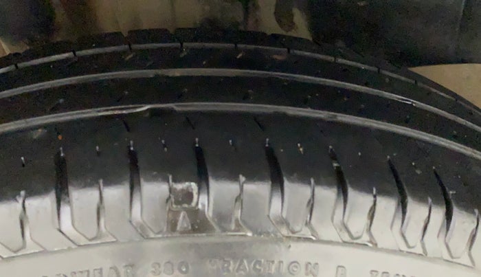 2019 Maruti Swift LXI, Petrol, Manual, 74,150 km, Right Rear Tyre Tread