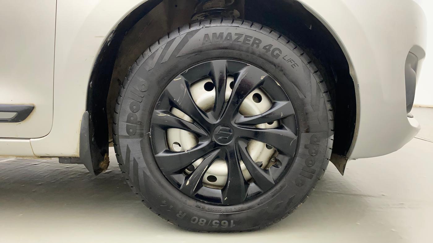 2019 Maruti Swift LXI, Petrol, Manual, 74,150 km, Right Front Wheel