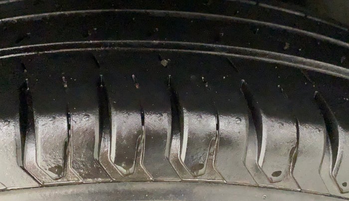 2019 Maruti Swift LXI, Petrol, Manual, 74,150 km, Left Rear Tyre Tread