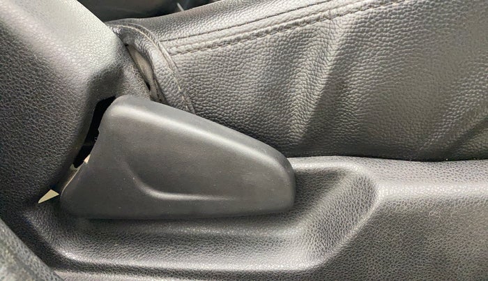 2019 Renault Kwid RXL, Petrol, Manual, 36,282 km, Driver Side Adjustment Panel