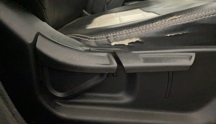 2022 KIA SELTOS HTK PLUS 1.5 IMT, Petrol, Manual, 44,914 km, Driver Side Adjustment Panel