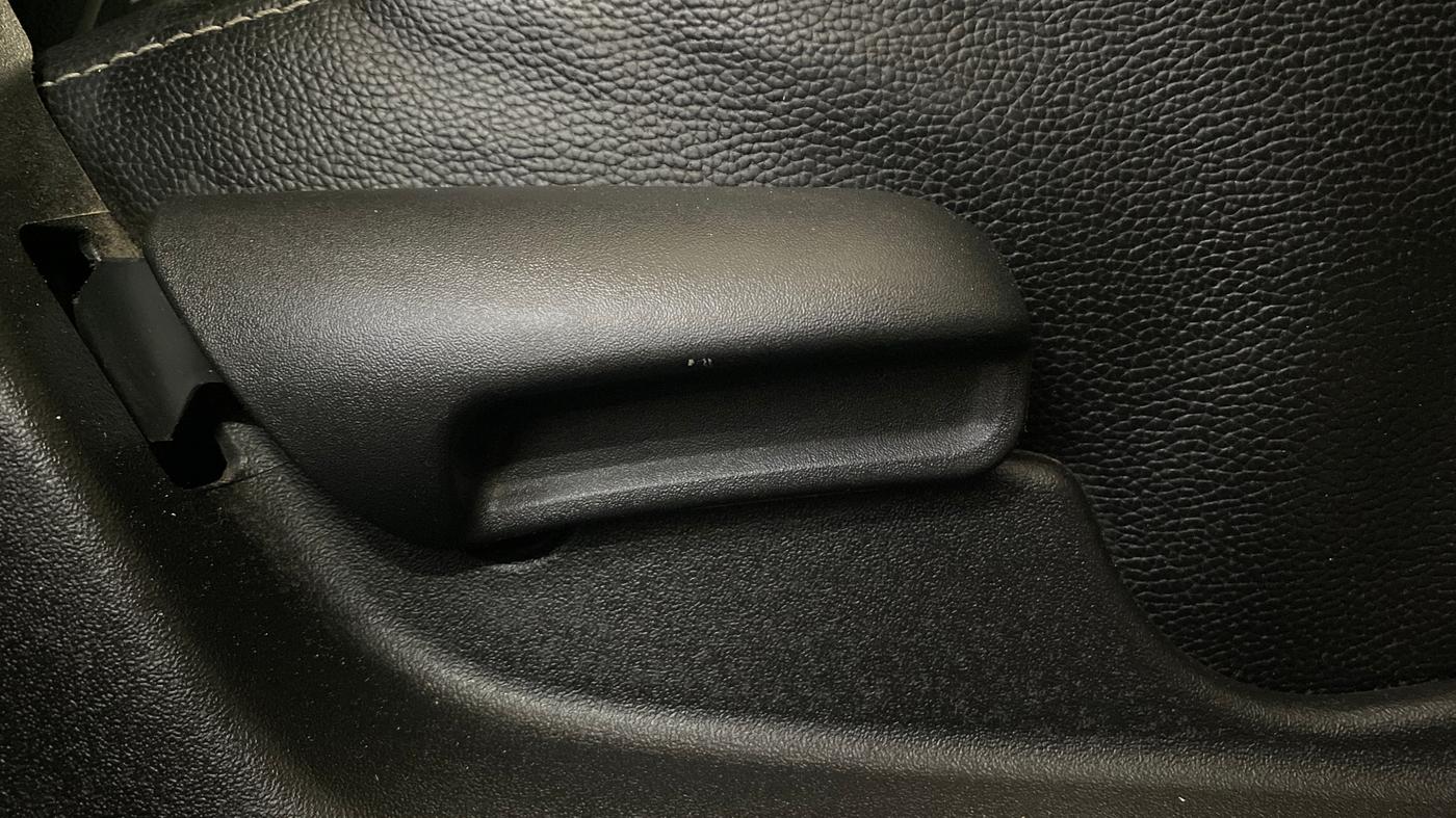 2021 Maruti Vitara Brezza LXI, Petrol, Manual, 1,03,596 km, Driver Side Adjustment Panel