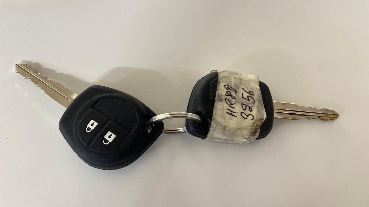 2021 Maruti Vitara Brezza LXI, Petrol, Manual, 1,03,596 km, Key Close Up
