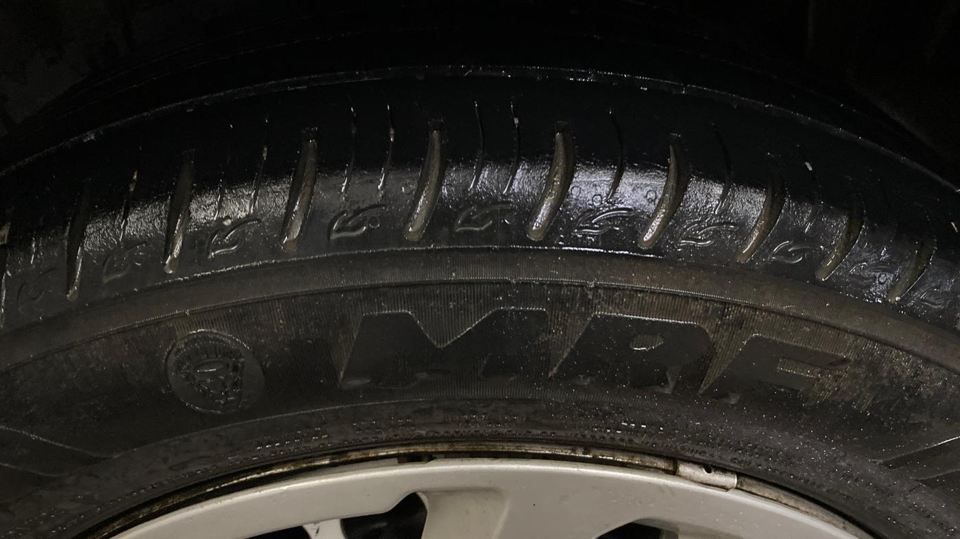 2021 Maruti Vitara Brezza LXI, Petrol, Manual, 1,03,596 km, Left Rear Tyre Tread
