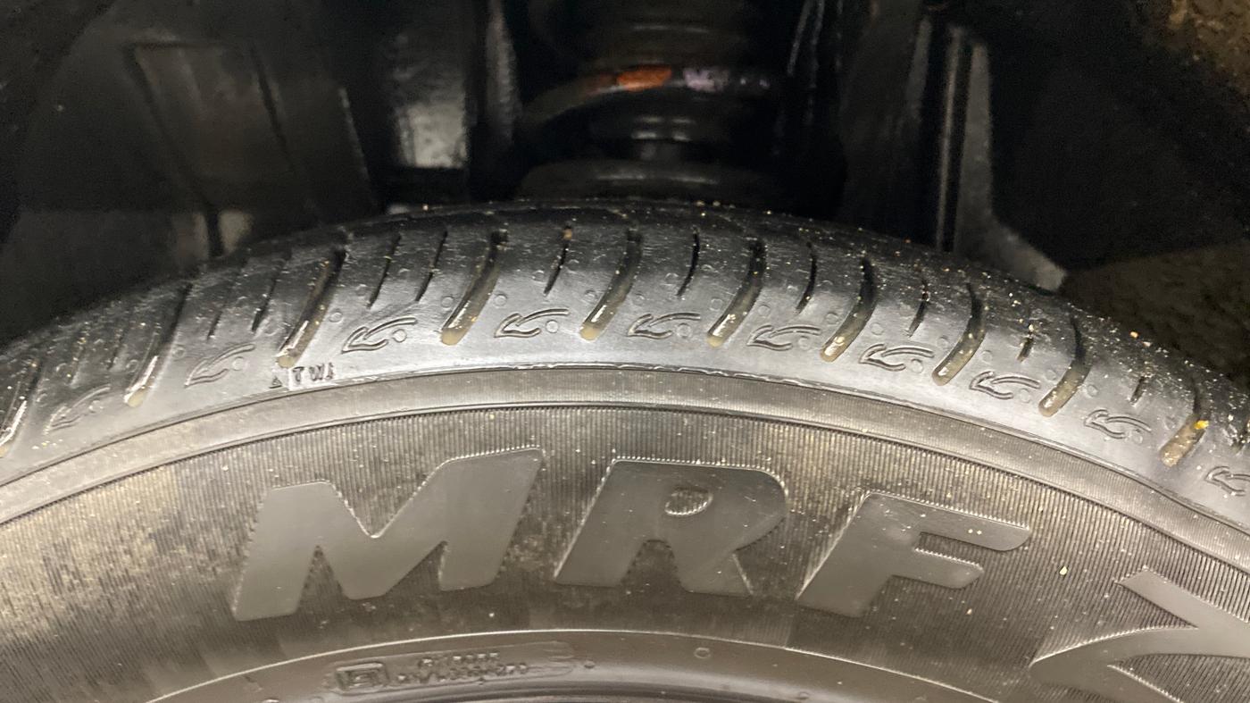 2019 Renault TRIBER RXZ, Petrol, Manual, 34,483 km, Left Front Tyre Tread