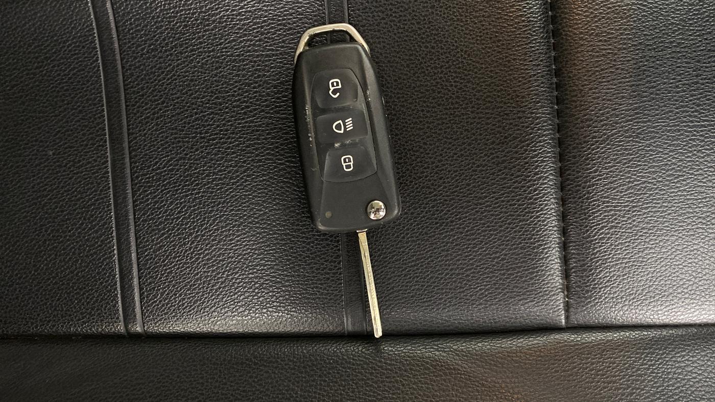 2022 Tata PUNCH ACCOMPLISHED MT, Petrol, Manual, 72,131 km, Key Close Up