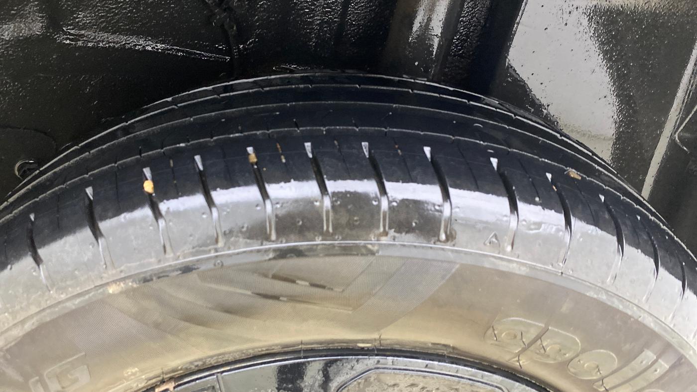 2022 Tata PUNCH ACCOMPLISHED MT, Petrol, Manual, 72,131 km, Left Rear Tyre Tread