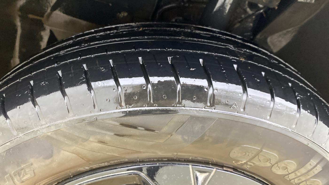 2022 Tata PUNCH ACCOMPLISHED MT, Petrol, Manual, 72,131 km, Left Front Tyre Tread