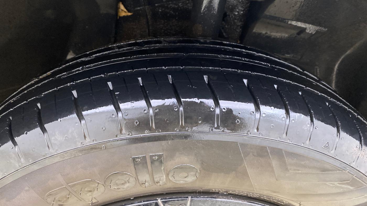2022 Tata PUNCH ACCOMPLISHED MT, Petrol, Manual, 72,131 km, Right Front Tyre Tread