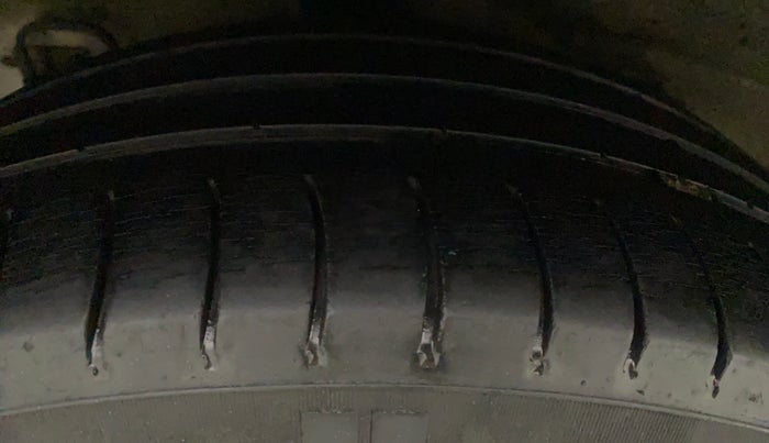 2015 Hyundai Xcent S 1.2, Petrol, Manual, 65,269 km, Left Front Tyre Tread