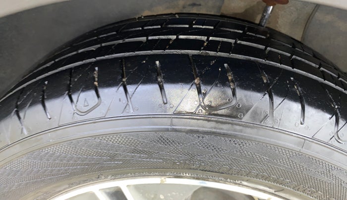 2017 Hyundai Creta SX PLUS AT 1.6 PETROL, Petrol, Automatic, 98,152 km, Left Rear Tyre Tread