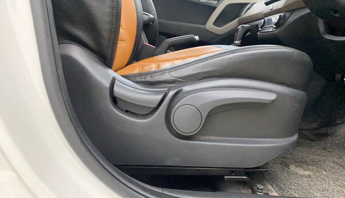 2017 Hyundai Creta SX PLUS AT 1.6 PETROL, Petrol, Automatic, 98,152 km, Driver Side Adjustment Panel