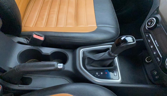 2017 Hyundai Creta SX PLUS AT 1.6 PETROL, Petrol, Automatic, 98,152 km, Gear Lever