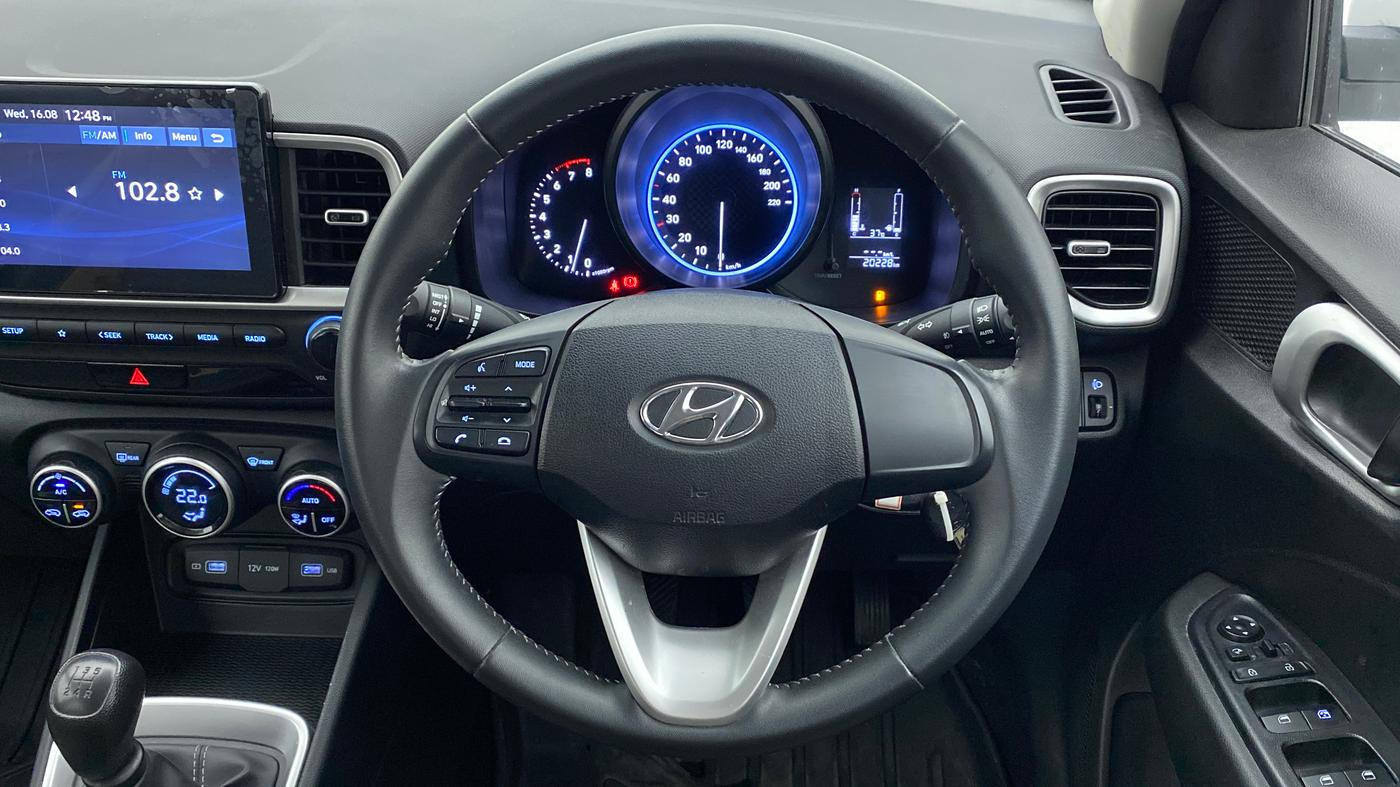 2022 Hyundai VENUE S+ 1.2, Petrol, Manual, 20,228 km, Steering Wheel Close Up