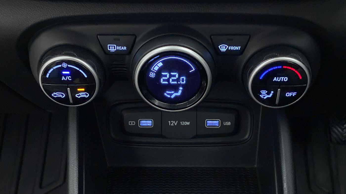 2022 Hyundai VENUE S+ 1.2, Petrol, Manual, 20,228 km, Automatic Climate Control