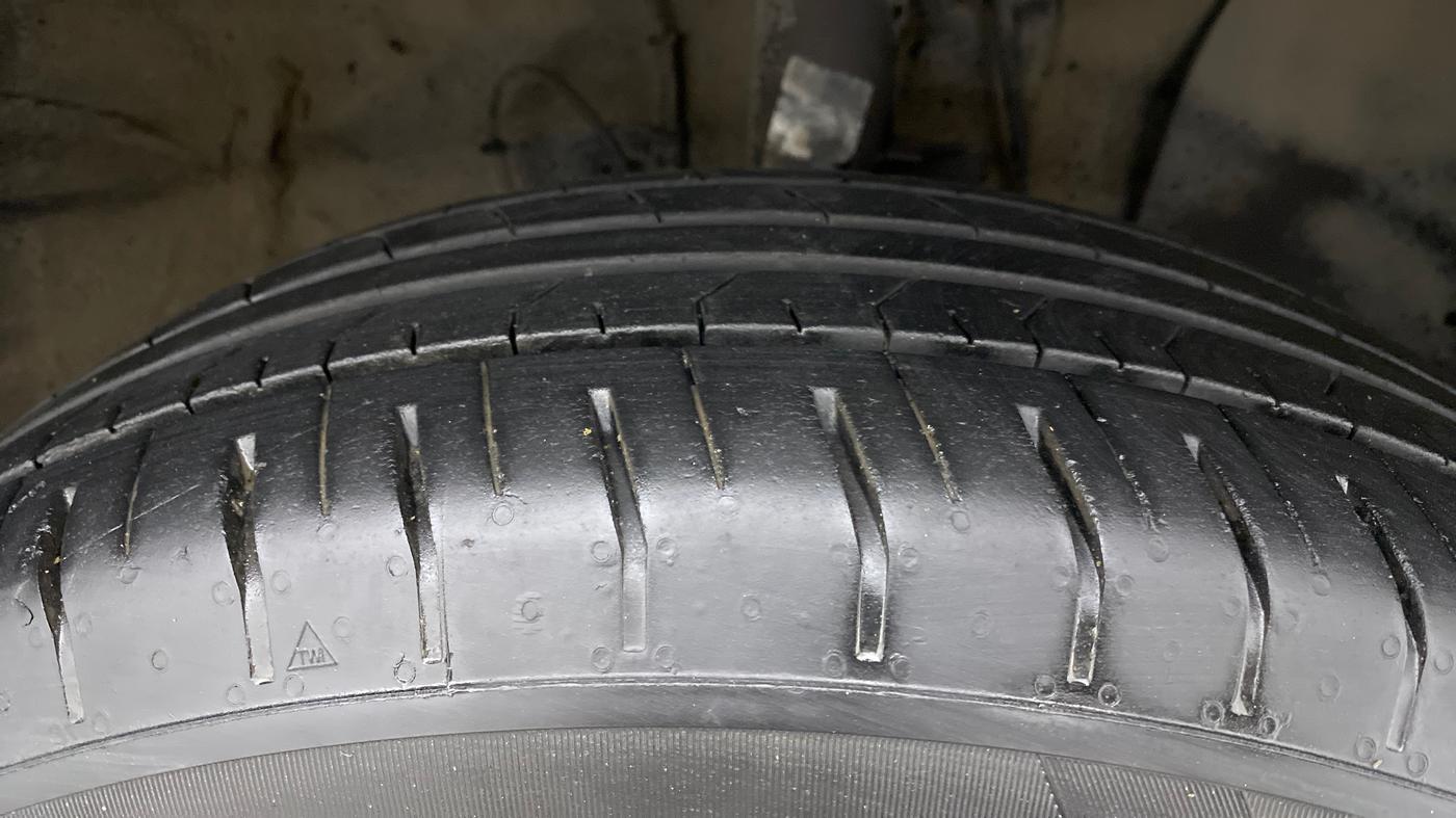 2022 Hyundai VENUE S+ 1.2, Petrol, Manual, 20,228 km, Right Front Tyre Tread