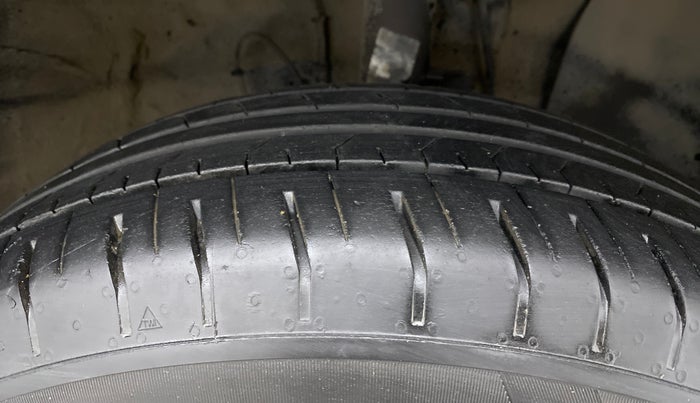 2022 Hyundai VENUE S+ 1.2, Petrol, Manual, 20,228 km, Right Front Tyre Tread